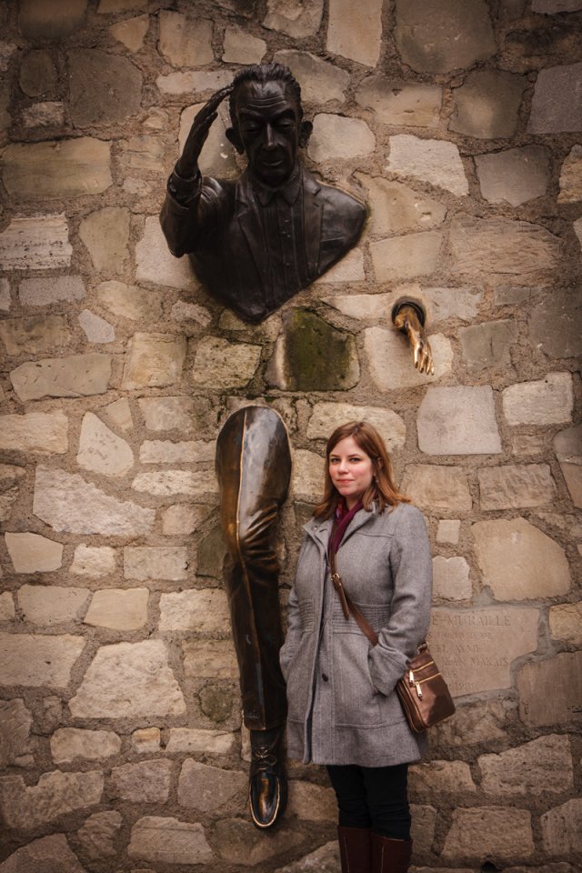 Julia and the crazy sculpture!